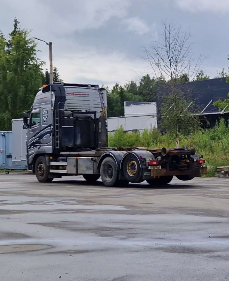 Camión multibasculante Volvo FH6X2-Krokbil med hydraulisk brøyteutstyr