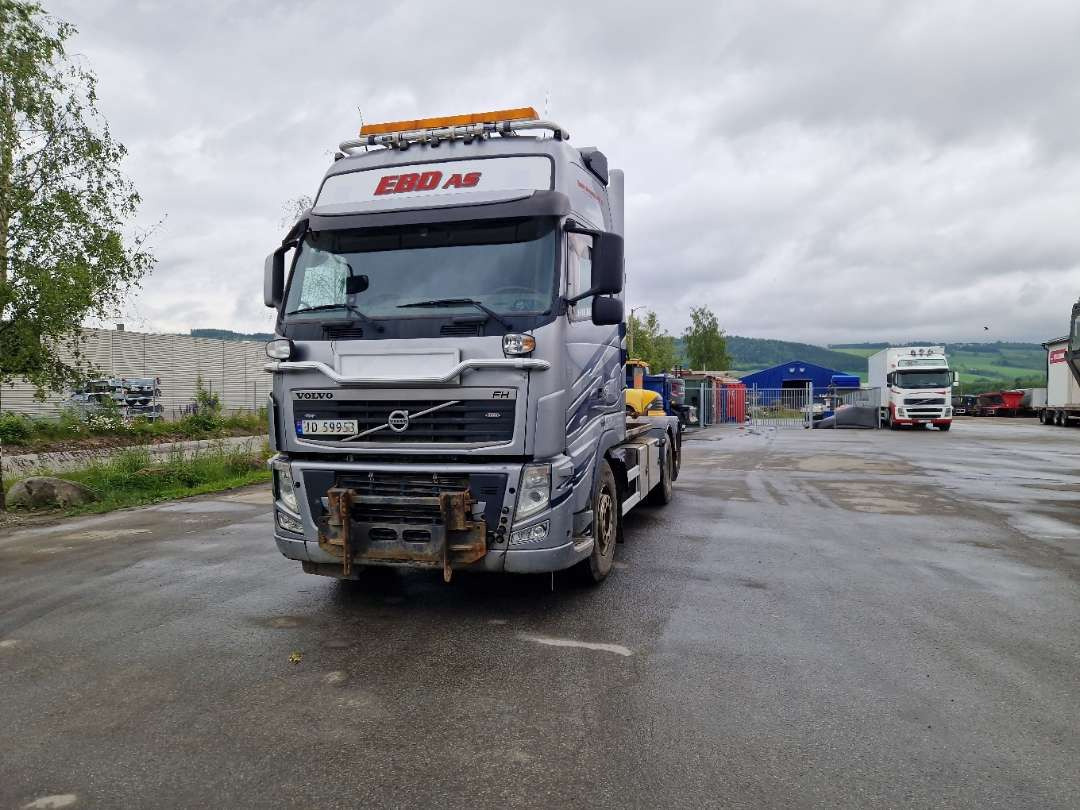 Camión multibasculante Volvo FH6X2-Krokbil med hydraulisk brøyteutstyr