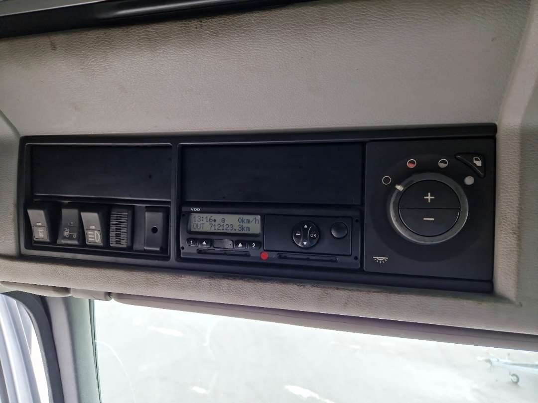Camión multibasculante Volvo FH6X2-Krokbil med hydraulisk brøyteutstyr