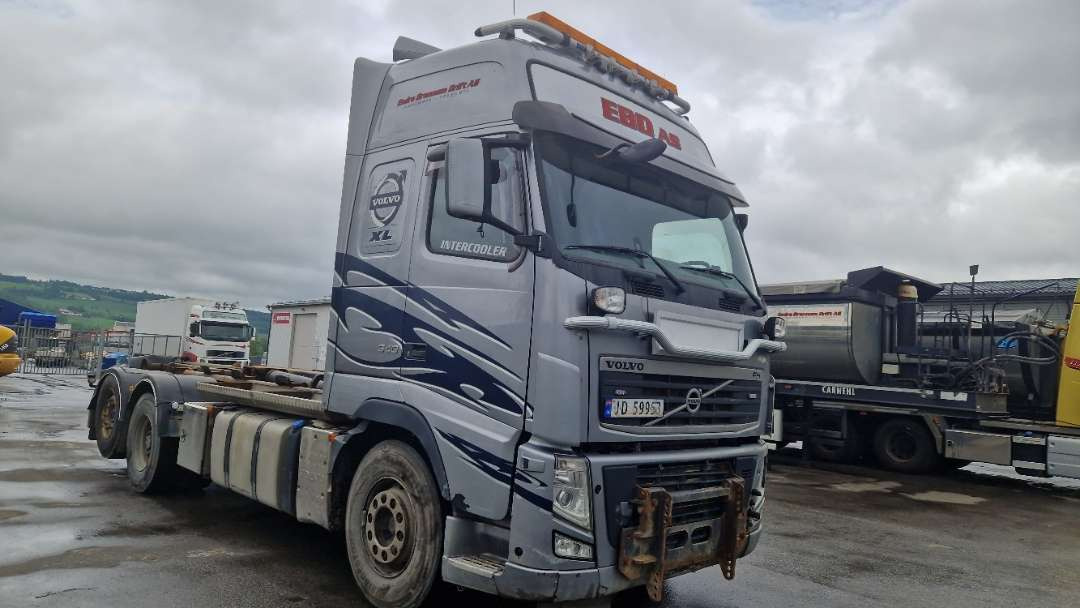 Camión multibasculante Volvo FH6X2-Krokbil med hydraulisk brøyteutstyr