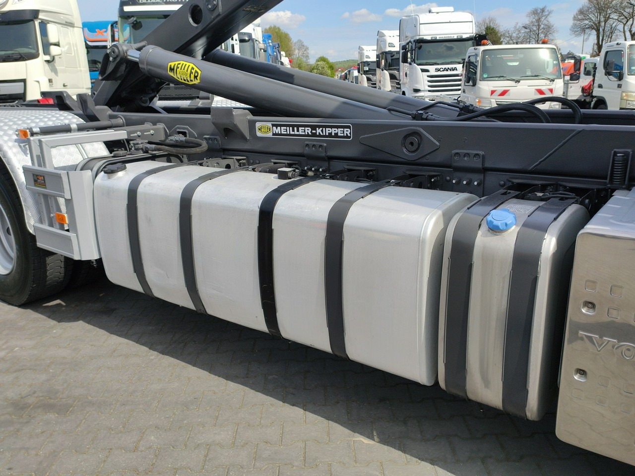Camión multibasculante Volvo FH 460 Globetrotter Hakowiec Kipper Meiller