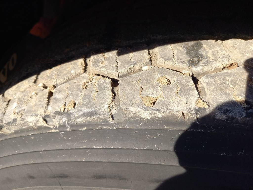 Camión multibasculante Volvo FH 520, 8x4, MULTILIFT