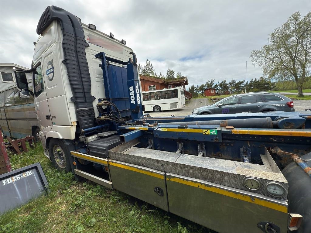 Camión multibasculante Volvo FH 540