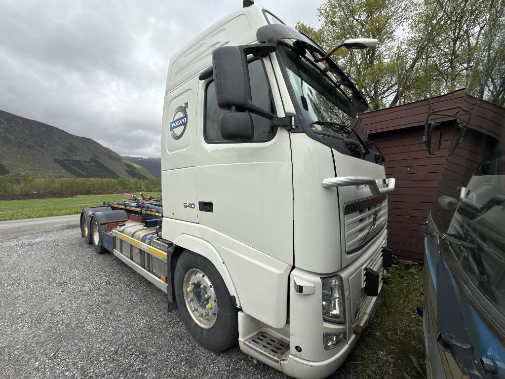 Camión multibasculante Volvo FH 540