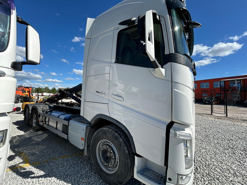 Camión multibasculante Volvo FH 540 | 6x4 | HIAB 21 | NOSTOTELI | TULOSSA