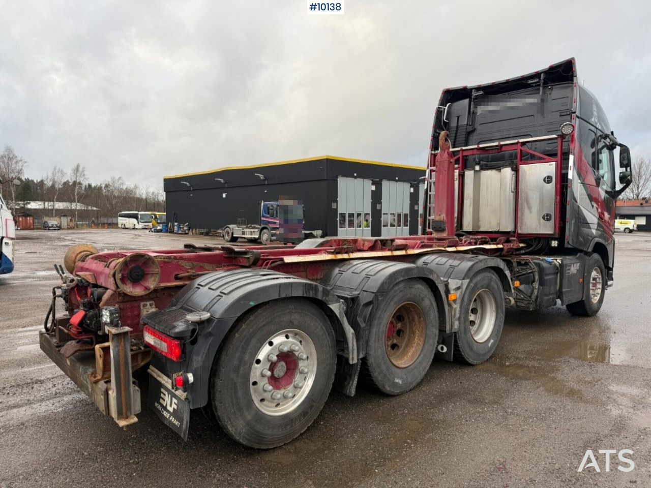 Camión multibasculante Volvo FH 8X4 Hook truck with plow and salt spreader