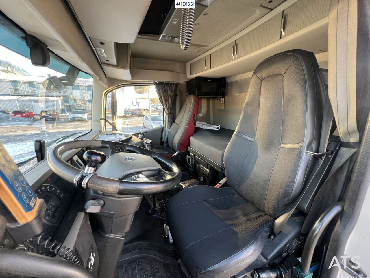 Camión multibasculante Volvo FH 8*4 Tridem Hooklift with flatbed