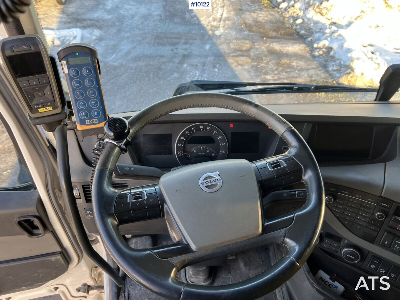 Camión multibasculante Volvo FH 8*4 Tridem Hooklift with flatbed