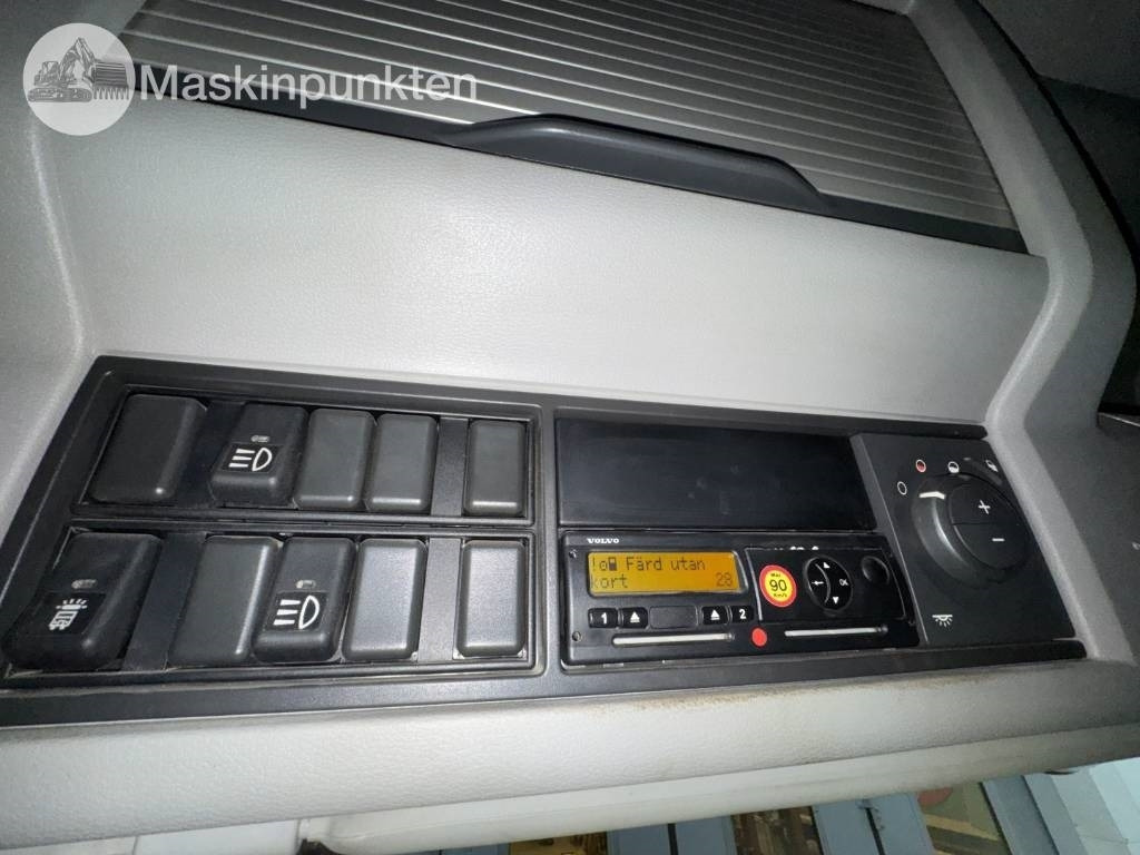 Camión multibasculante Volvo FH 8*4 Tridem lastväxlare