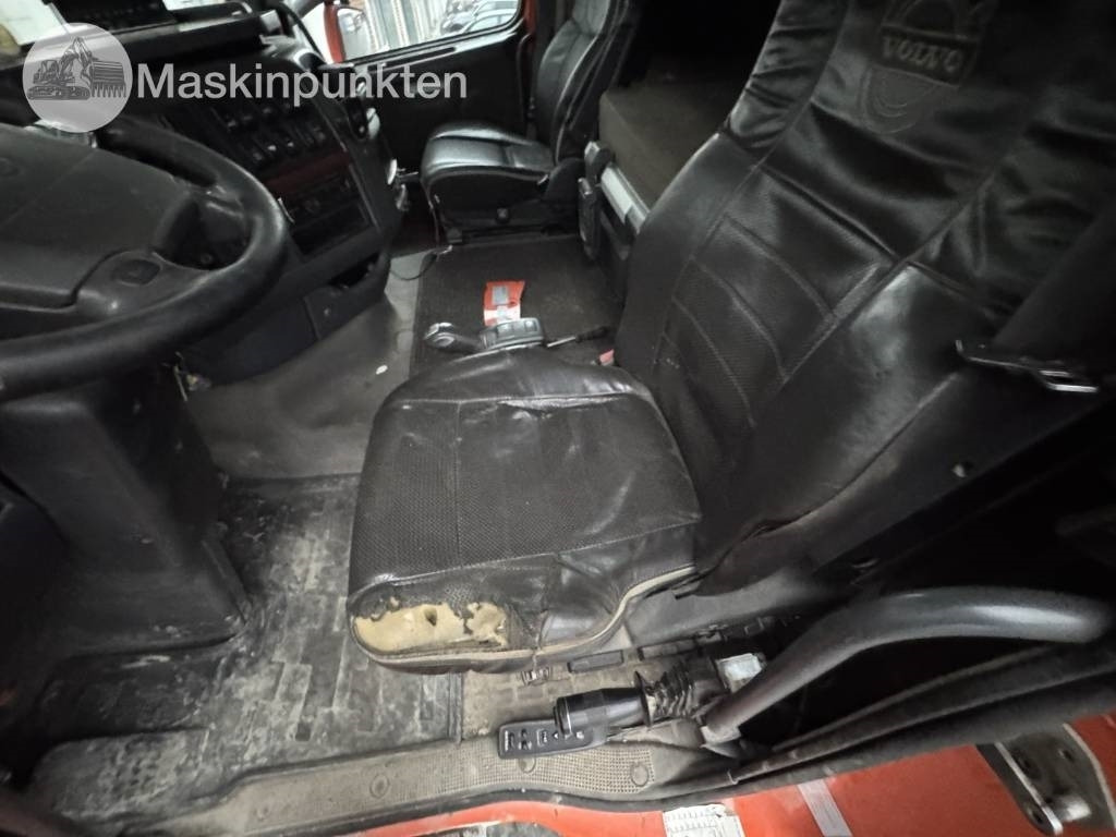 Camión multibasculante Volvo FH 8*4 Tridem lastväxlare