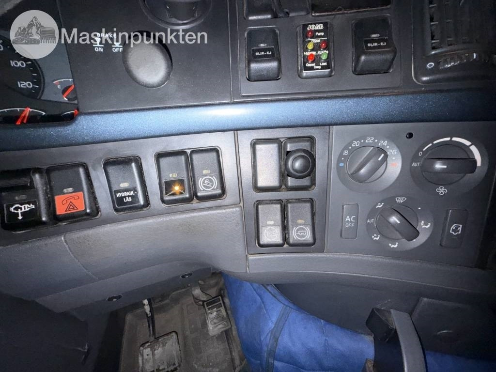 Camión multibasculante Volvo FH lastväxlare med flak