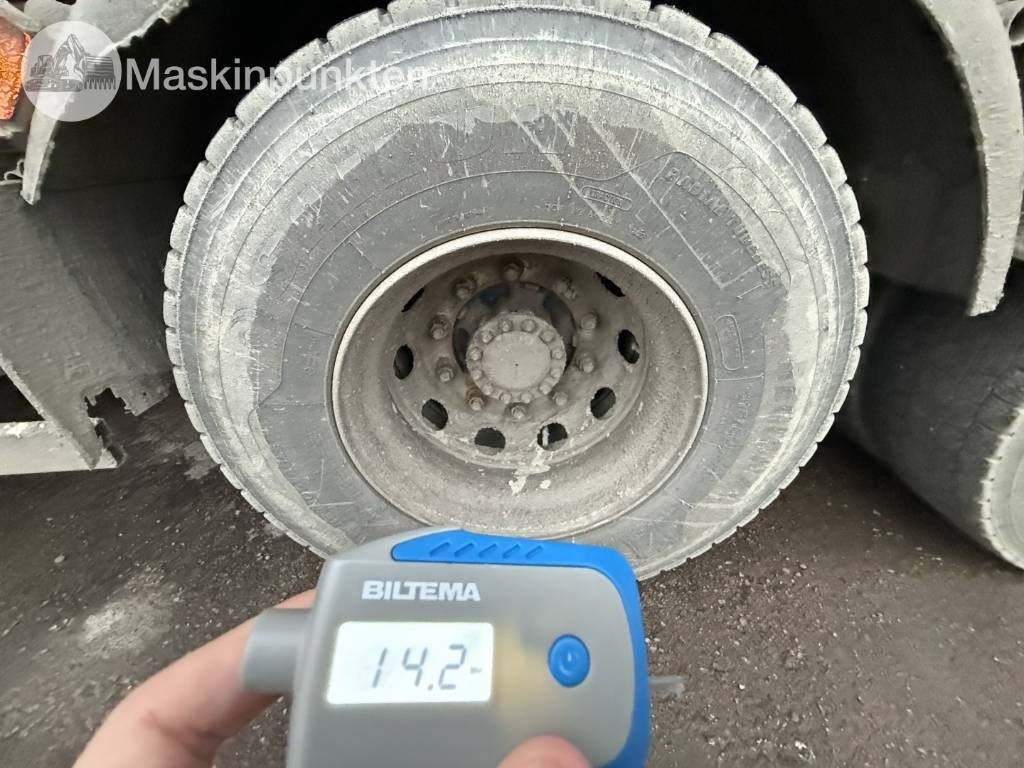 Camión multibasculante Volvo FH lastväxlare med flak