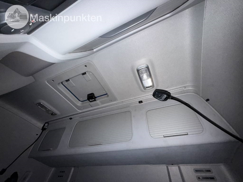 Camión multibasculante Volvo FH lastväxlare med flak