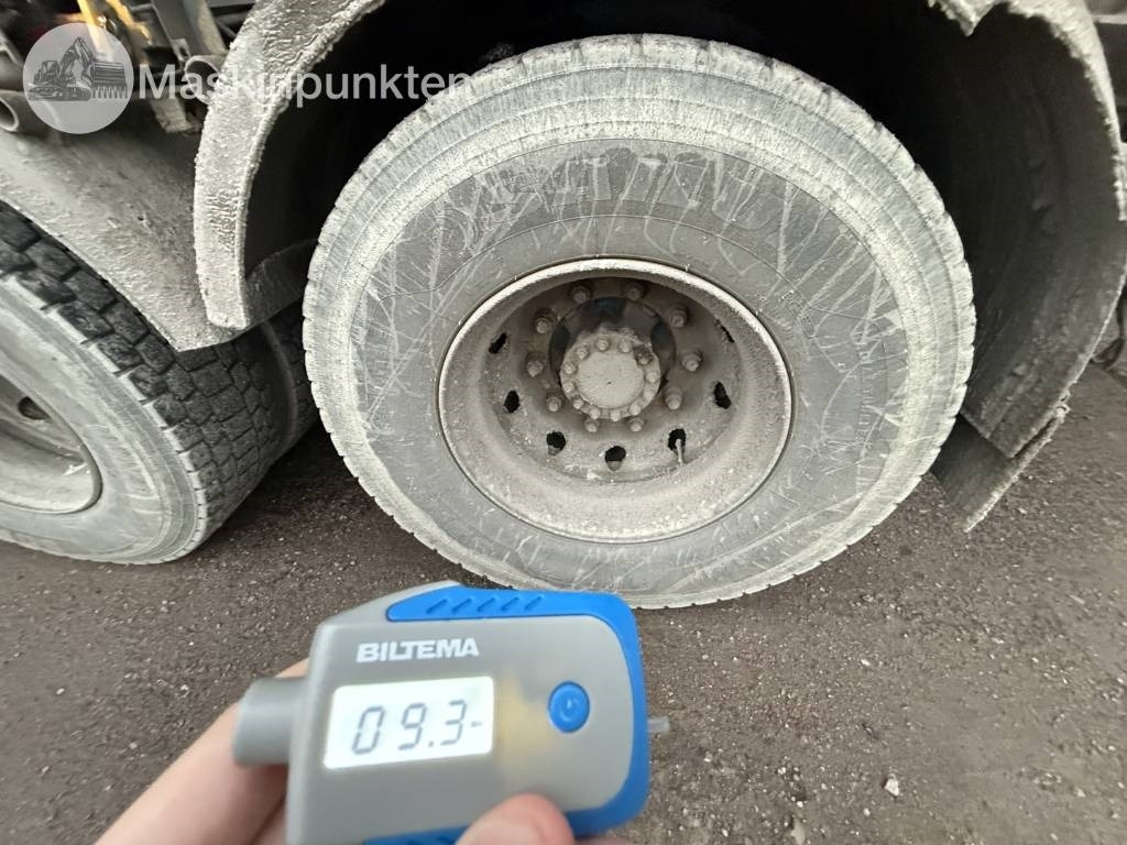 Camión multibasculante Volvo FH lastväxlare med flak