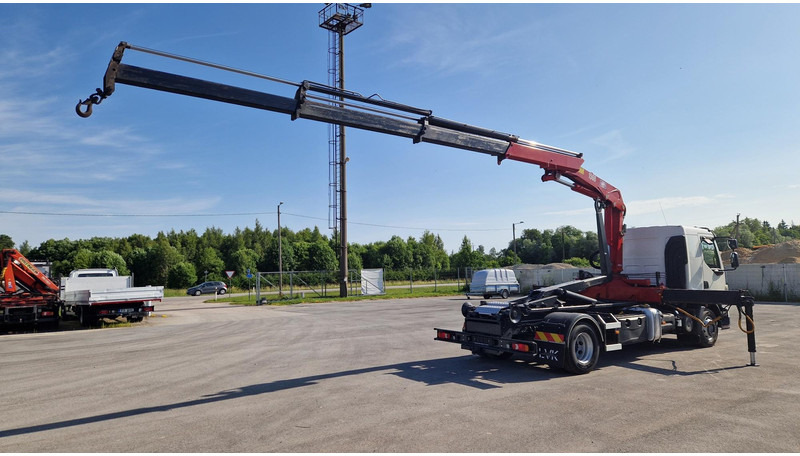 Camión multibasculante Volvo FL280 4X2 HMF 1560