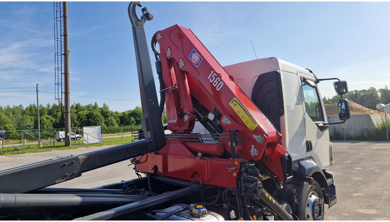 Camión multibasculante Volvo FL280 4X2 HMF 1560 + platform