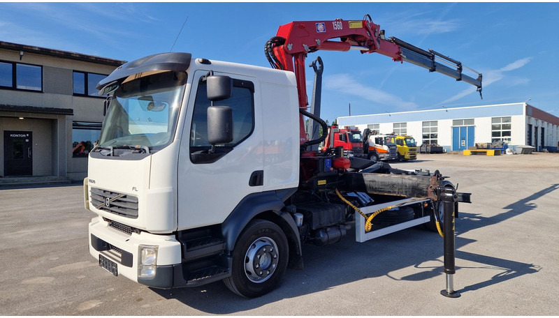 Camión multibasculante Volvo FL280 4X2 HMF 1560 + platform