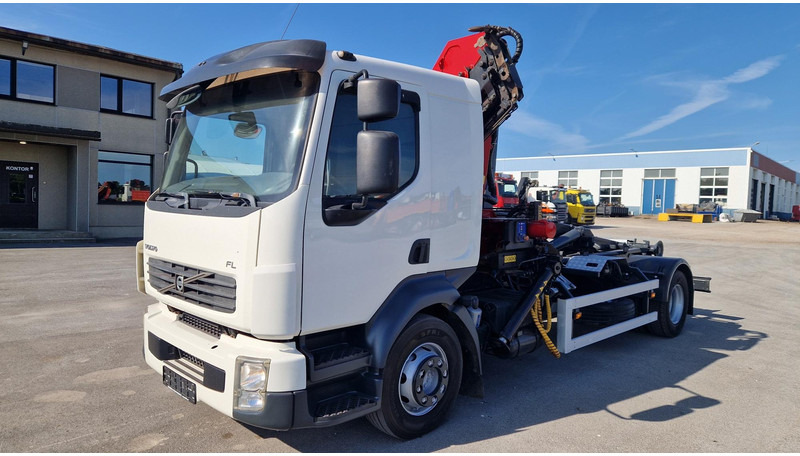 Camión multibasculante Volvo FL280 4X2 HMF 1560 + platform
