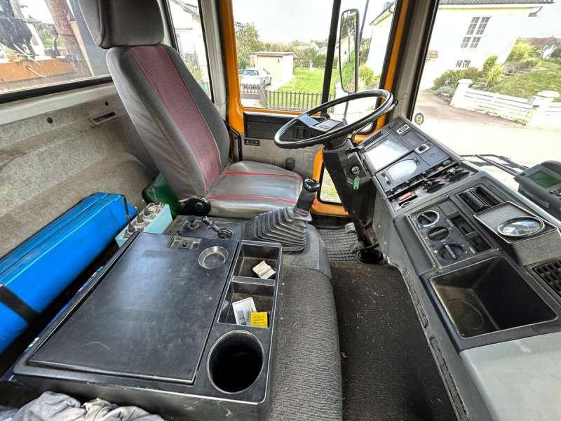 Camión multibasculante Volvo FL6 INTERCOOLER 4X2