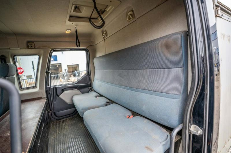 Camión multibasculante Volvo FL 240- 7p. + PALIFT