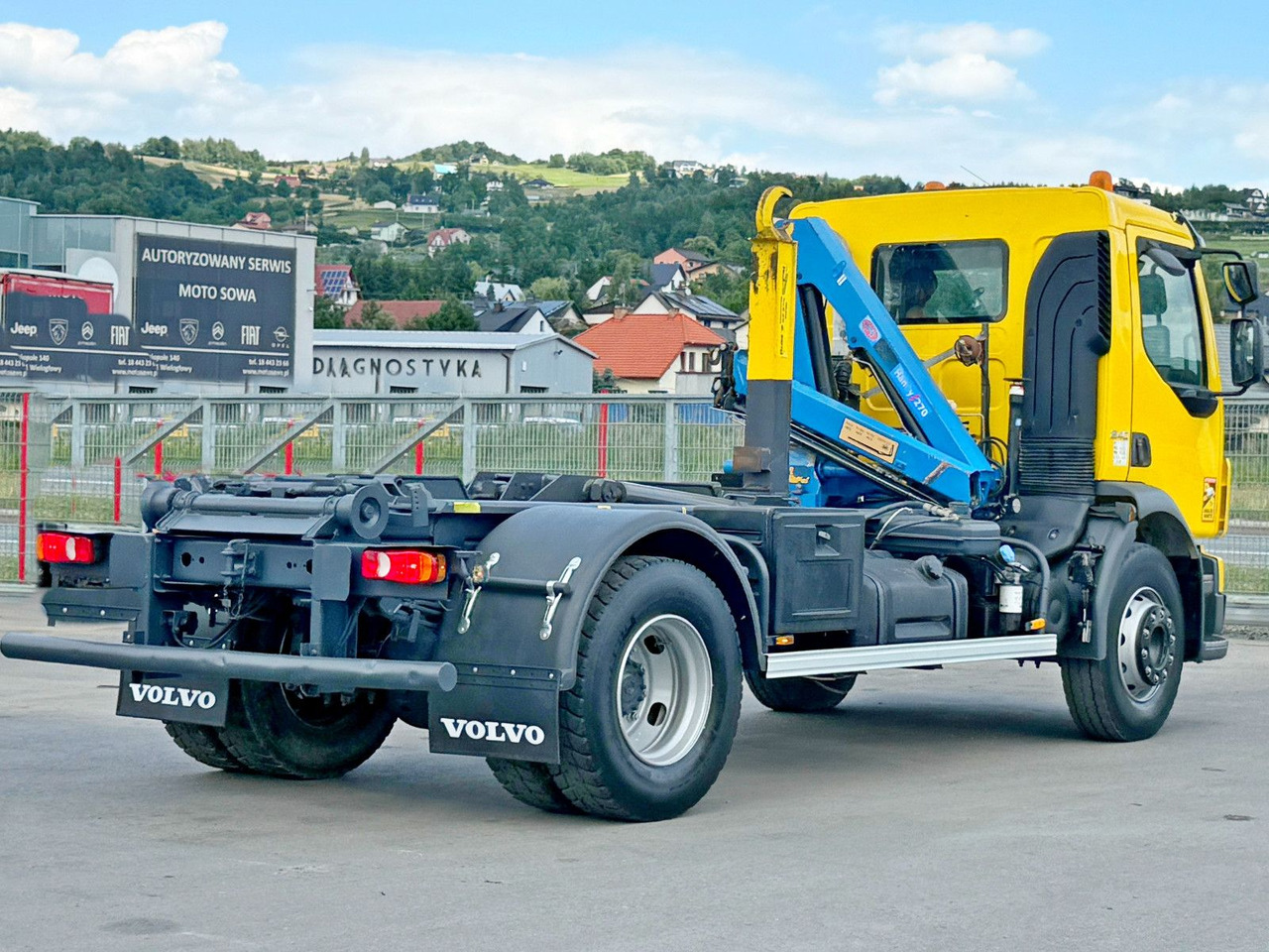 Camión multibasculante Volvo FL 240 * Abrollkipper * HMF 270 K2 * TOPZUSTAND