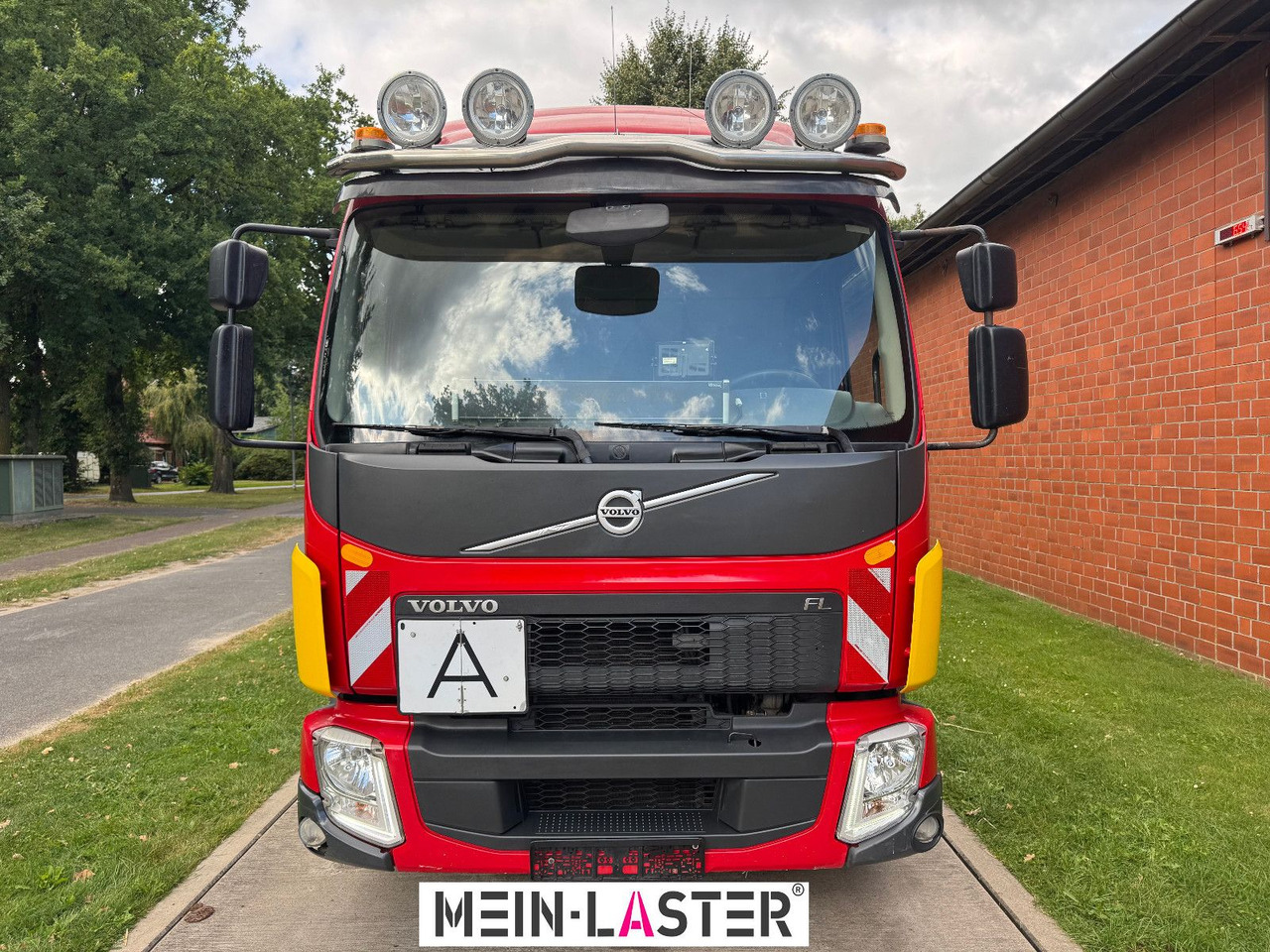 Camión multibasculante Volvo FL 250 Palfinger T10Duo City + StandardContainer