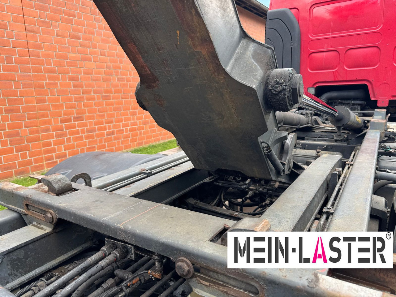 Camión multibasculante Volvo FL 250 Palfinger T10Duo City + StandardContainer