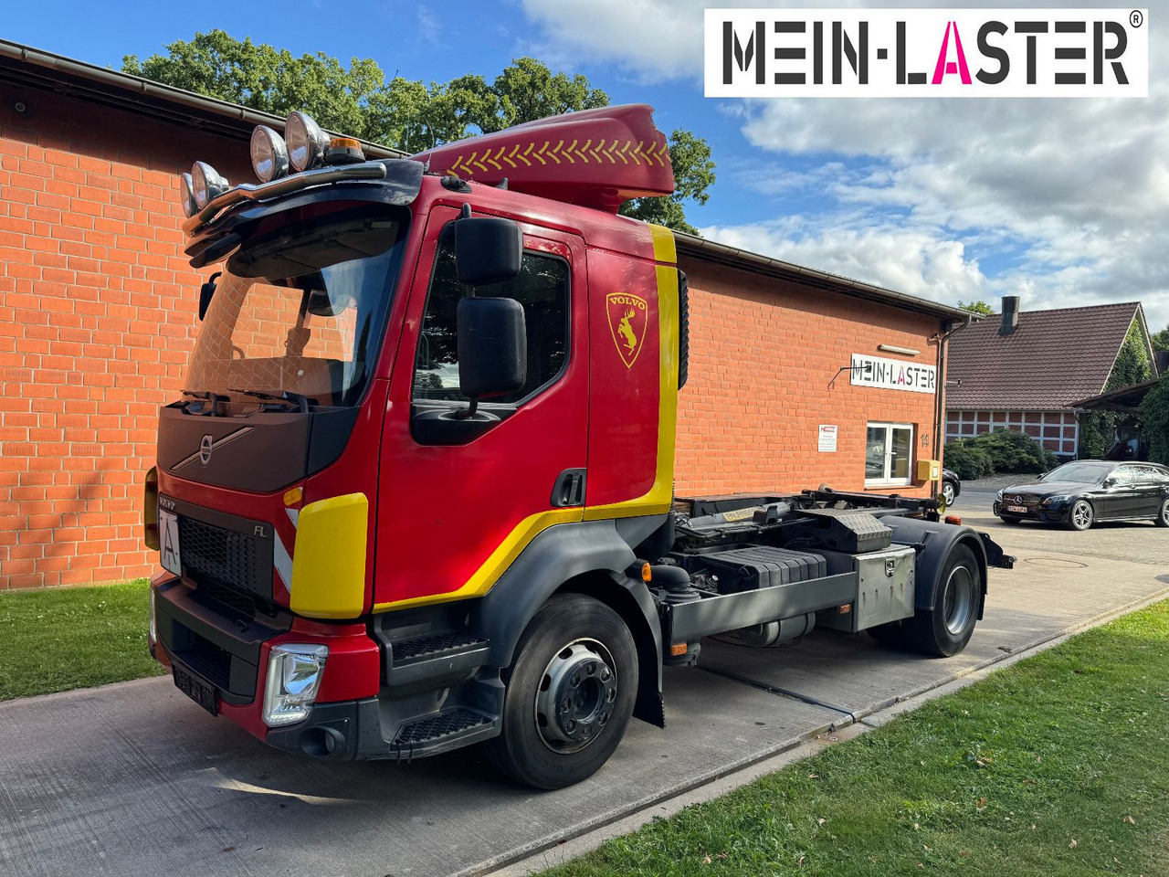 Camión multibasculante Volvo FL 250 Palfinger T10Duo City + StandardContainer