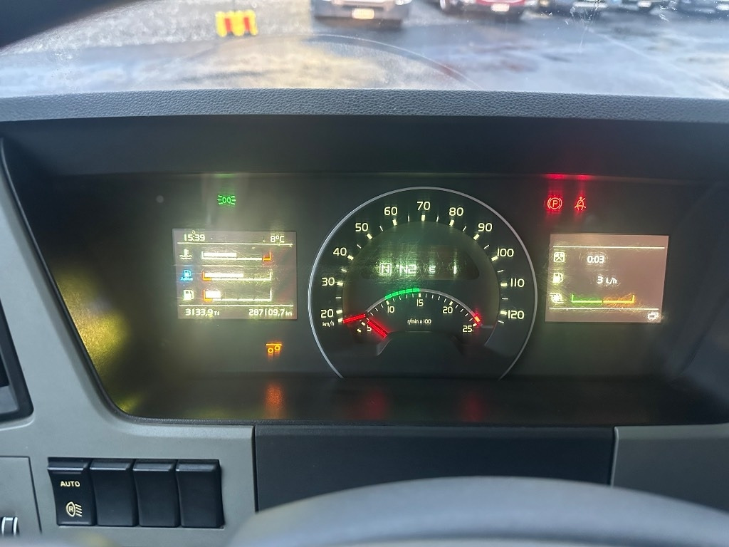 Camión multibasculante Volvo FM11 370