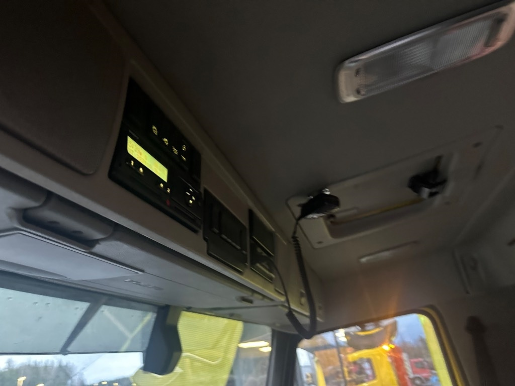 Camión multibasculante Volvo FM11 370