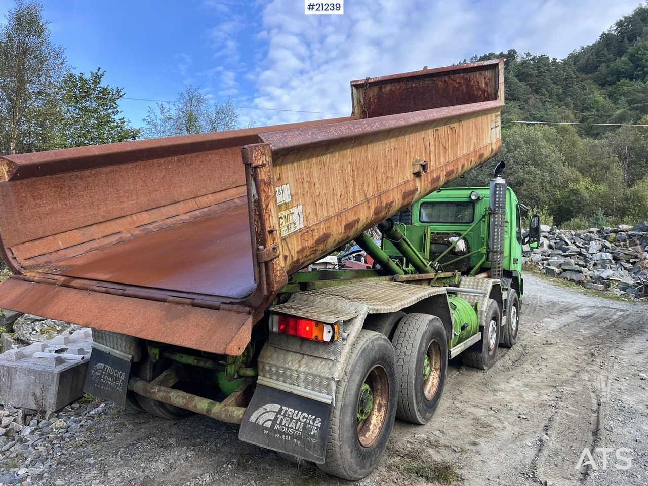 Camión multibasculante Volvo FM12