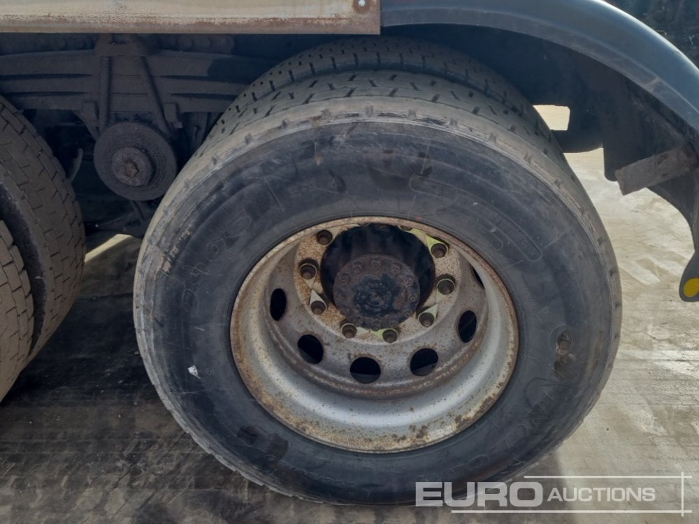 Camión multibasculante Volvo FM12