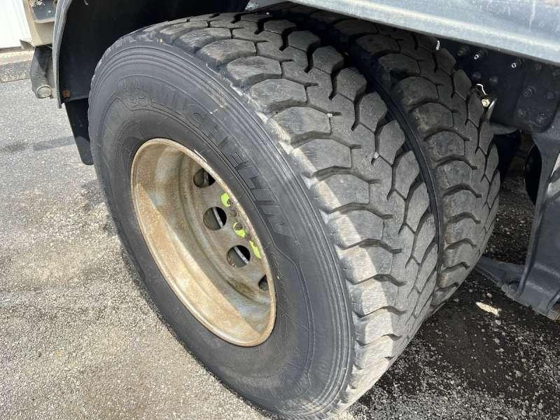 Camión multibasculante Volvo FM12 - 340