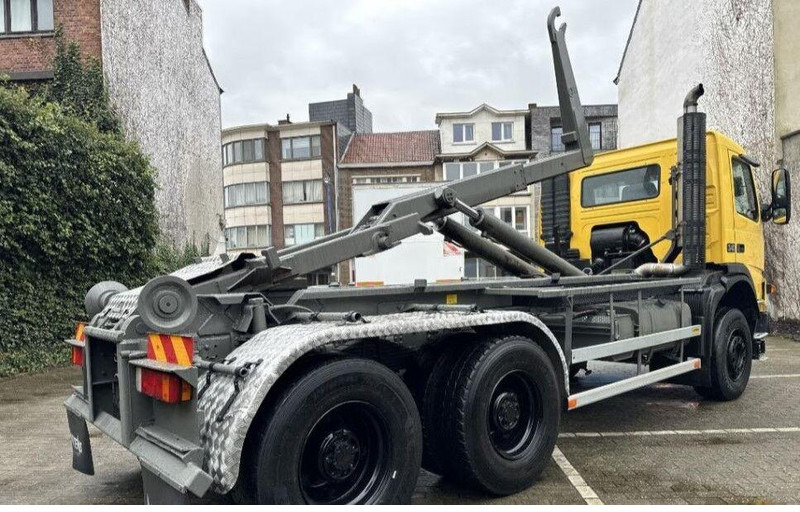 Camión multibasculante Volvo FM12 6x6 Hook lift