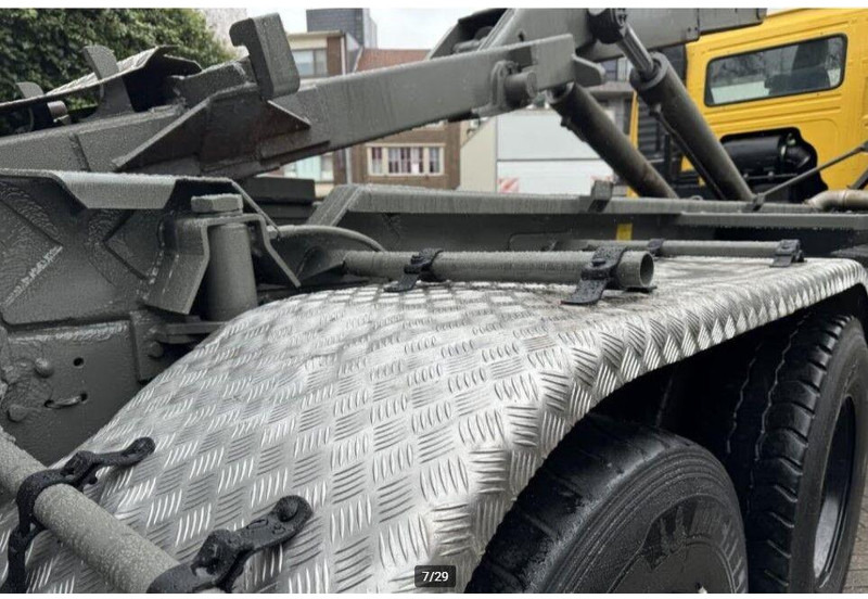 Camión multibasculante Volvo FM12 6x6 Hook lift