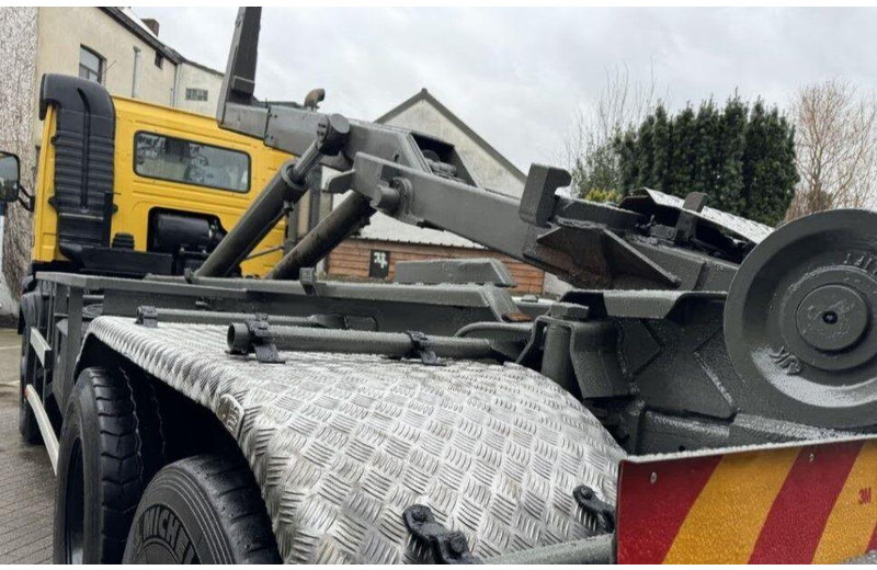 Camión multibasculante Volvo FM12 6x6 Hook lift