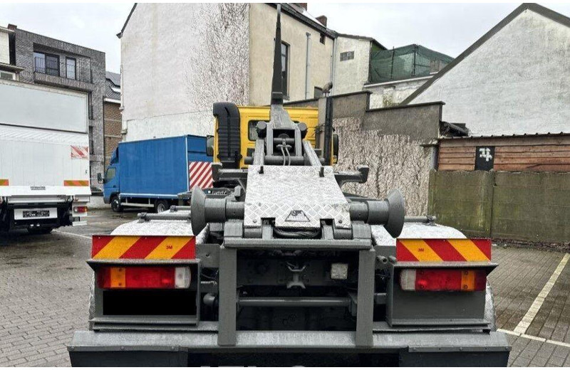 Camión multibasculante Volvo FM12 6x6 Hook lift