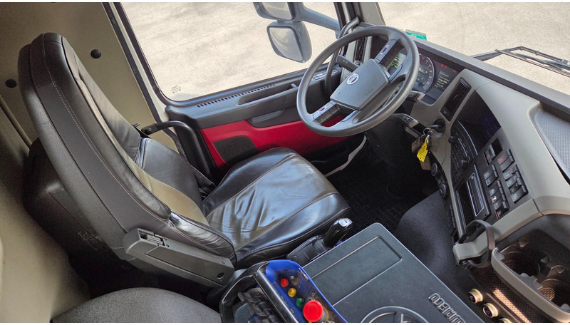 Camión multibasculante Volvo FM330 6X2*4