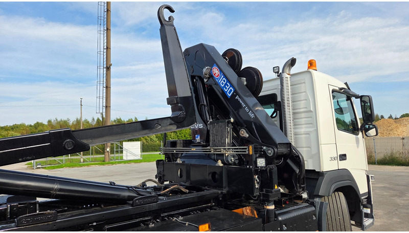 Camión multibasculante Volvo FM330 6X2*4