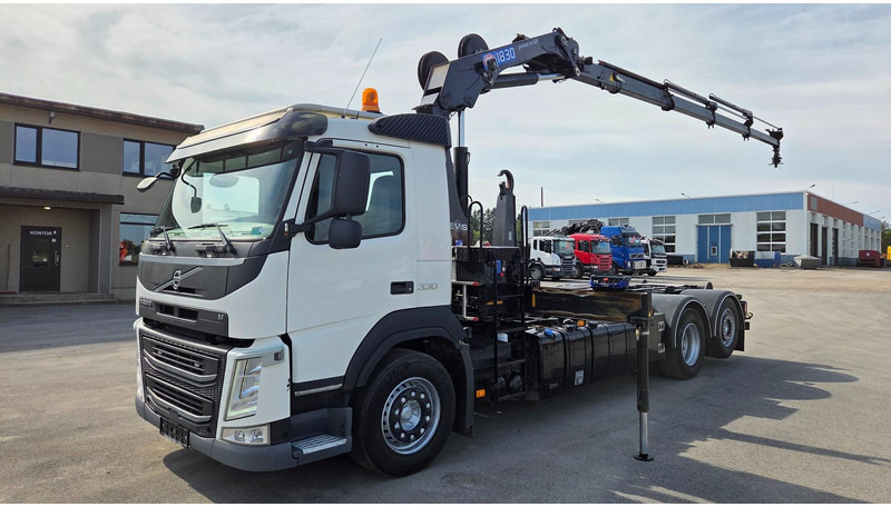 Camión multibasculante Volvo FM330 6X2*4