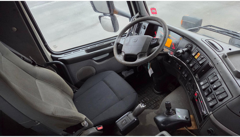 Camión multibasculante Volvo FM380 6X2*4 plow