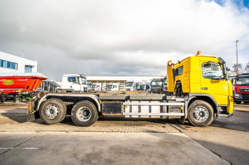 Camión multibasculante Volvo FM400-6x2-E5 + VDL 20 T.