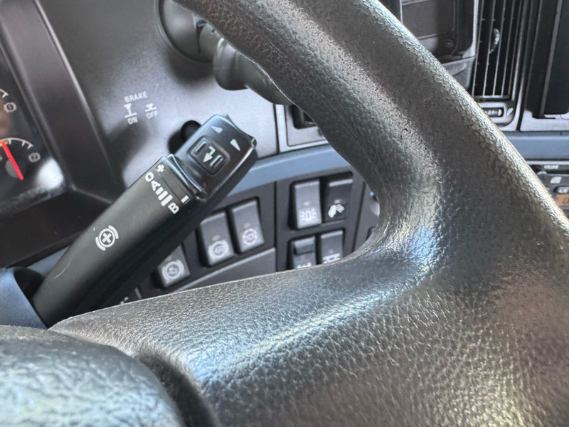 Camión multibasculante Volvo FM400 / I-Shift / Hook / Euro 5 / VEB+ / TUV: 6-2025 / NL Truck