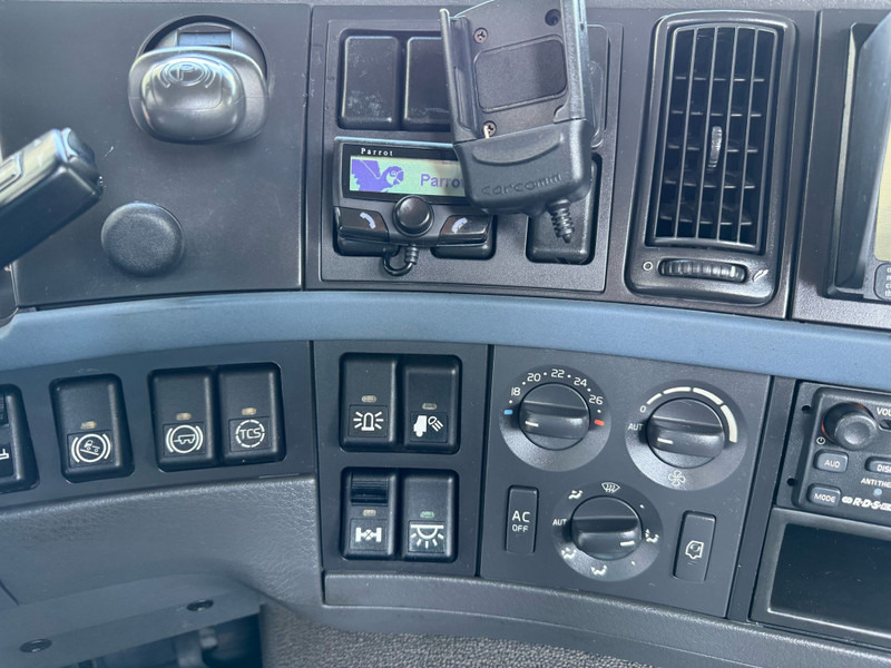 Camión multibasculante Volvo FM400 / I-Shift / Hook / Euro 5 / VEB+ / TUV: 6-2025 / NL Truck