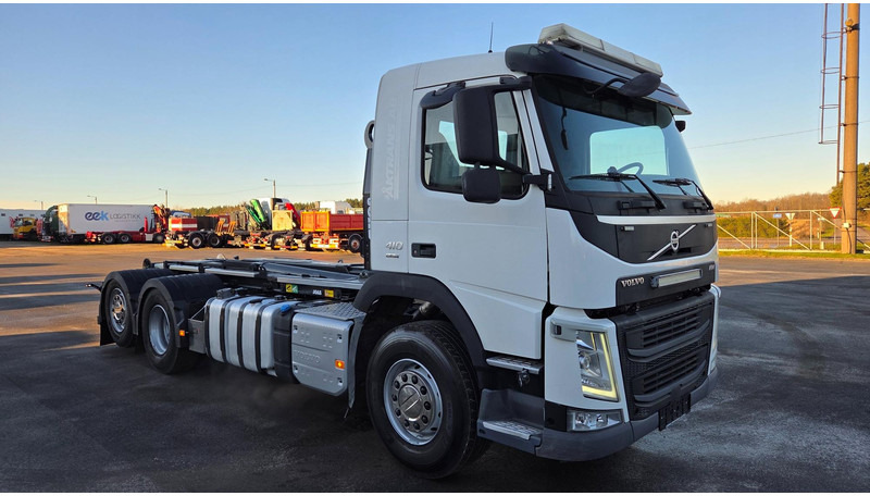 Camión multibasculante Volvo FM410 6X2*4