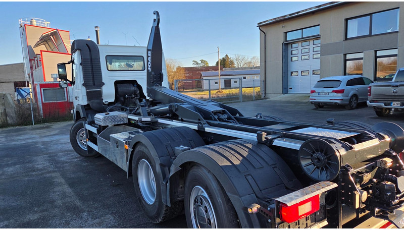 Camión multibasculante Volvo FM410 6X2*4