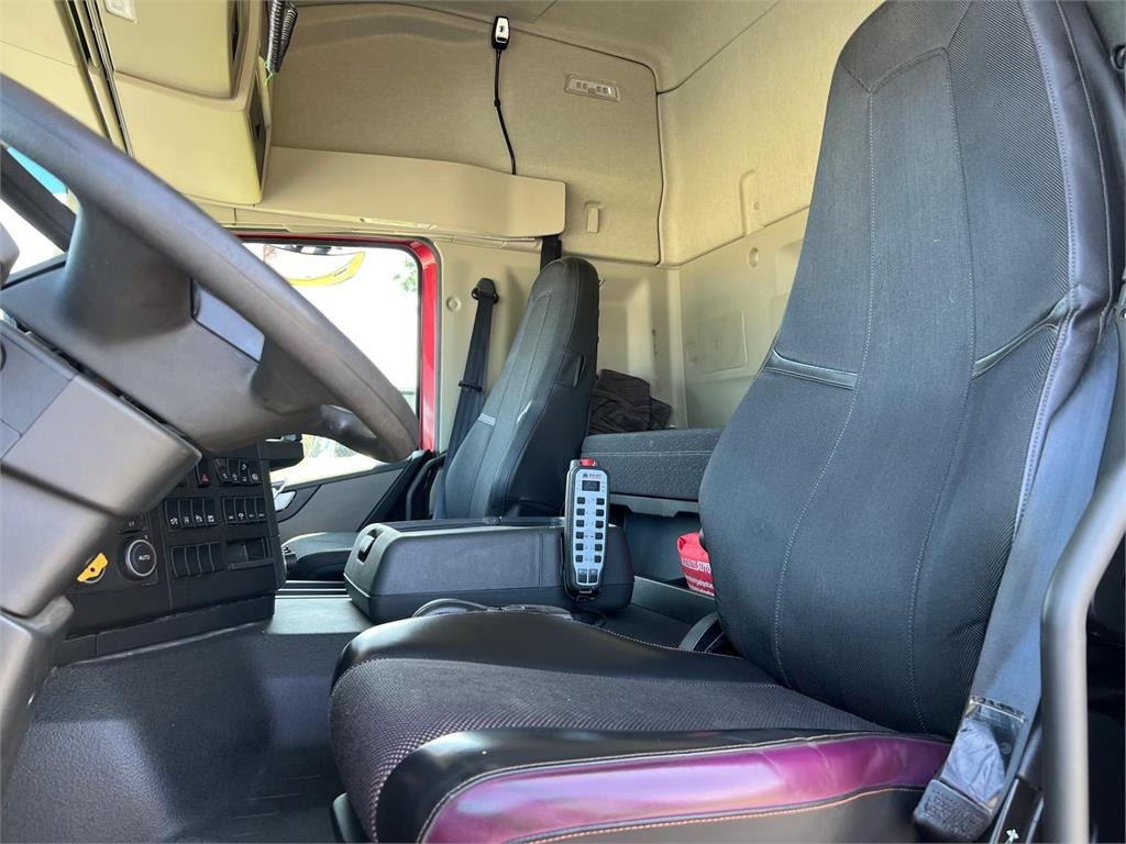 Camión multibasculante Volvo FM430