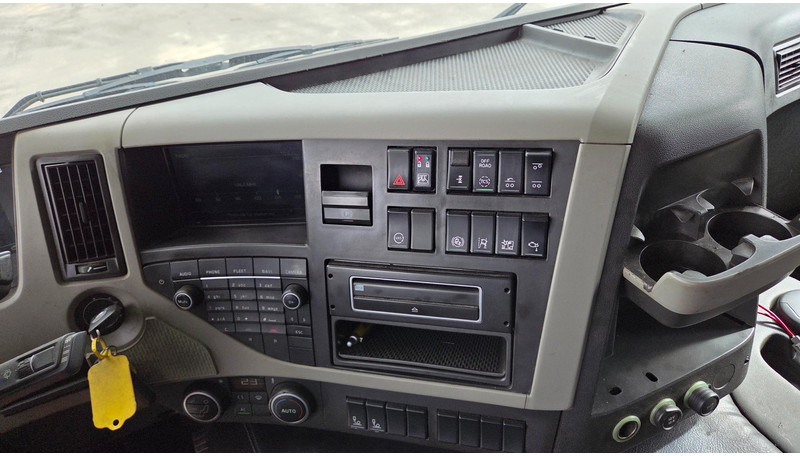 Camión multibasculante Volvo FM460 6X2*4