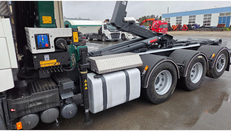 Camión multibasculante Volvo FM500 8X4*4 HMF 2620K6