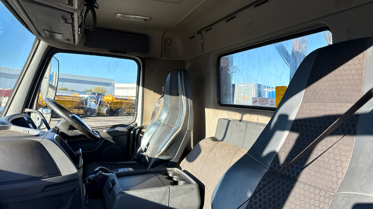 Camión multibasculante Volvo FMX 380